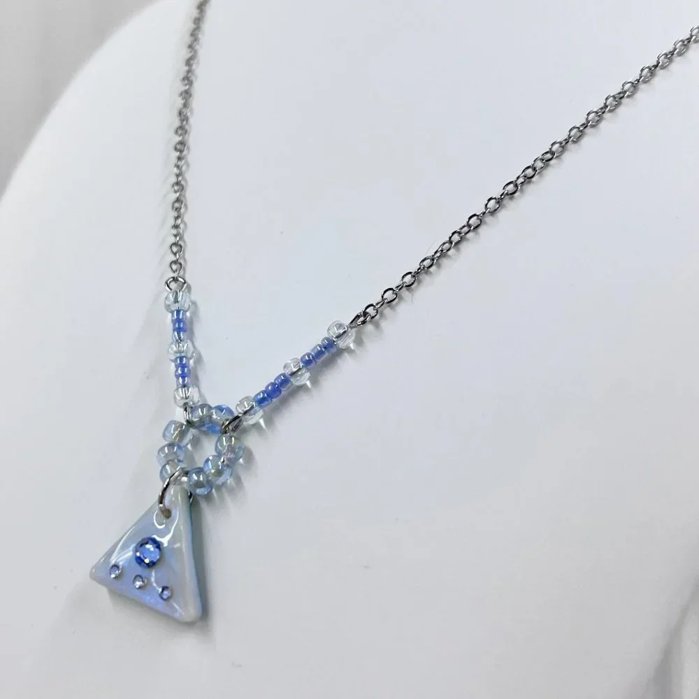 🎊HP🎊 New/Handcrafted - Iridescent Jeweled Pyramid AB Beaded “Y” Style Necklace - Picture 3 of 7